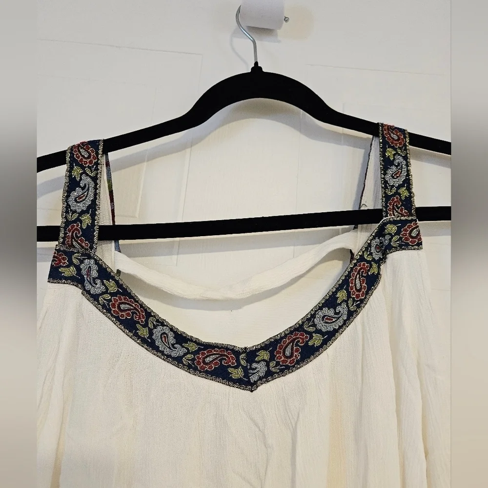 Womens Large white dress cold shoulder short sleeve flowy Short Sleeve - Picture 3 of 4